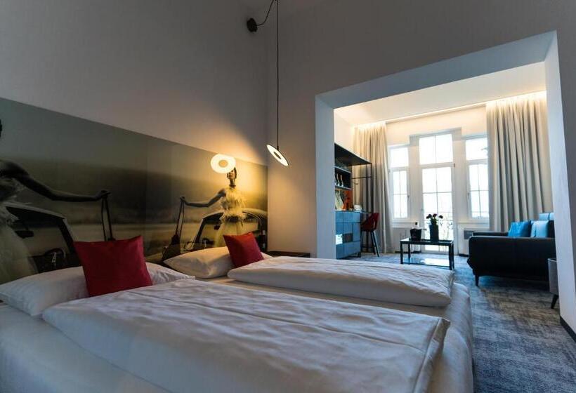 로얄 스위트, Scalaria Sunset Wing