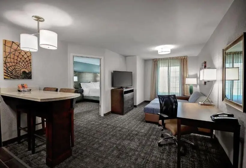 身障者適用キングサイズベッドルーム, Staybridge Suites   Holland By Ihg