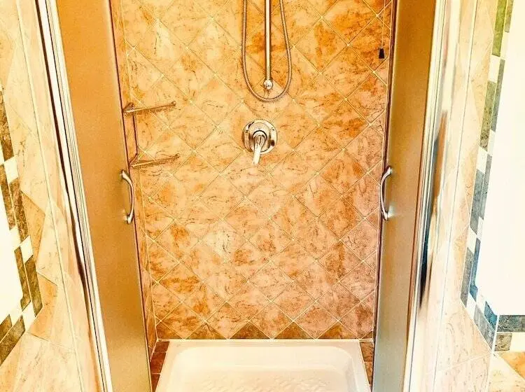 バスタブ付きスタンダードルーム, B&b La Fornace Del Sole