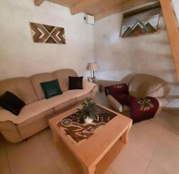 استودیو استاندارد با چشمانداز باغ, Balabani Local Stay