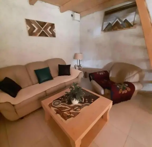 استودیو استاندارد با چشم‌انداز باغ, Balabani Local Stay