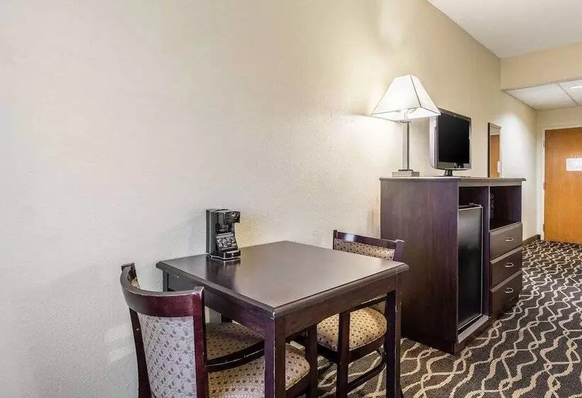 اتاق استاندارد, Quality Inn & Suites Southport