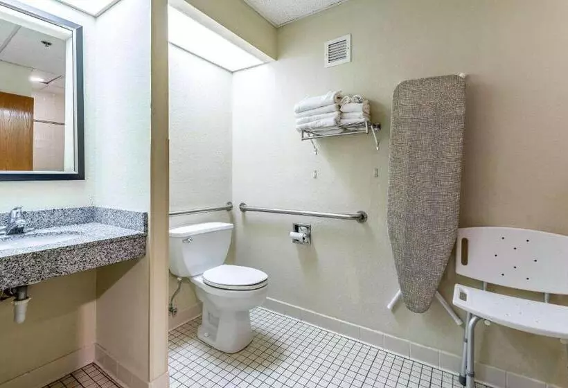 اتاق استاندارد برای معلولان, Quality Inn & Suites Southport