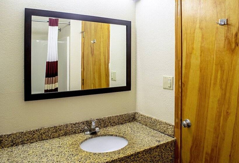 Номер Deluxe, Red Roof Inn & Suites Middletown  Franklin