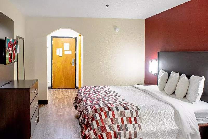 キングサイズベッドのスーペリアルーム, Red Roof Inn & Suites Middletown  Franklin