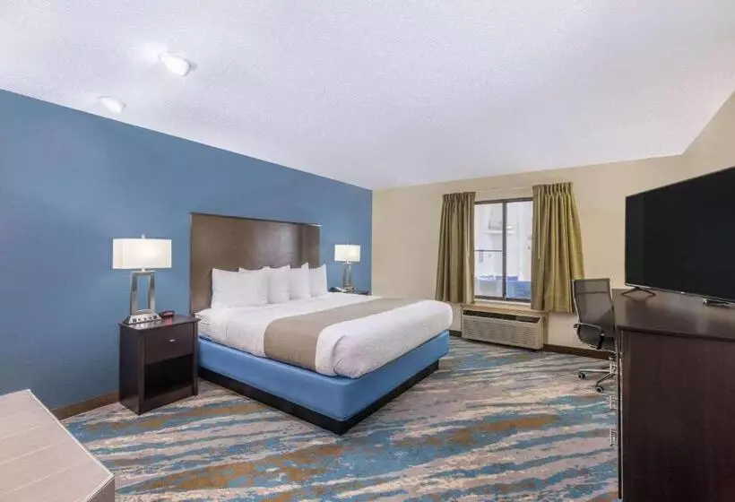 キングサイズベッドのスイートルーム, Americinn By Wyndham Prairie Du Chien