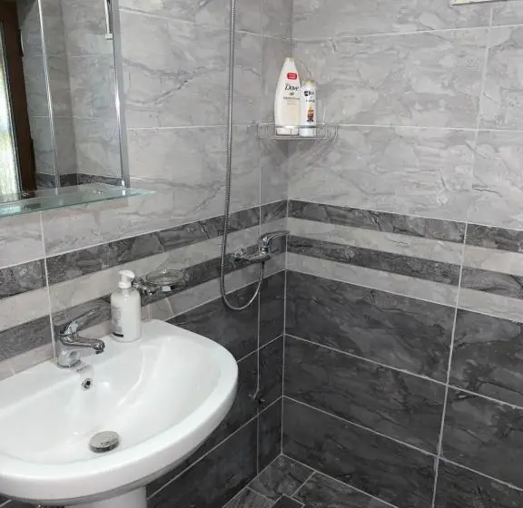 اتاق استاندارد چهار تخته, Guest House Genti