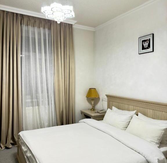 Standart Oda, Alexander