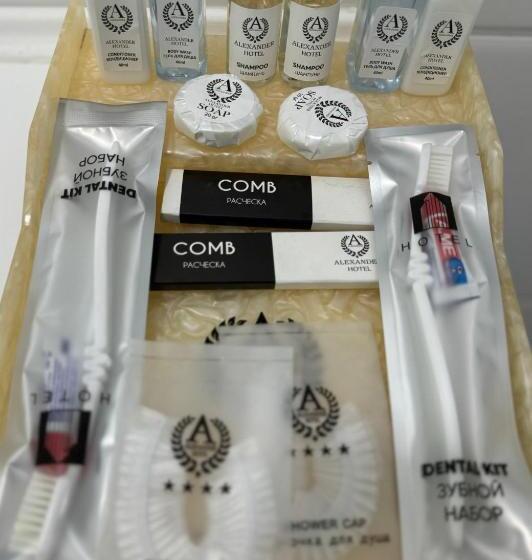 Havuz Manzaralı Süit, Alexander