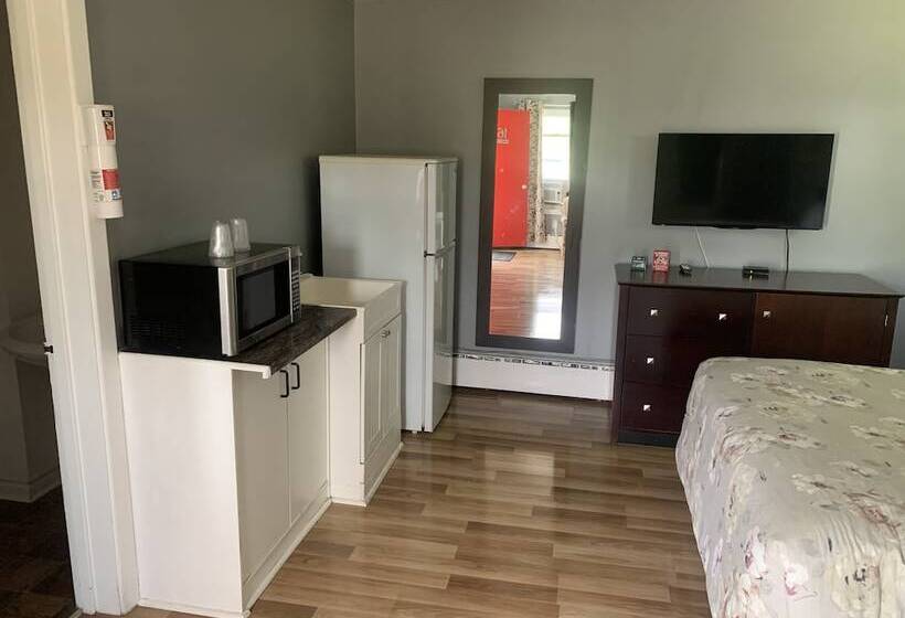 غرفة ديلوكس ثلاثية, Nites Inn Motel