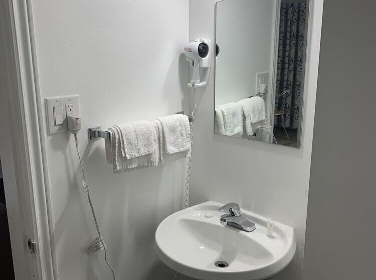 غرفة ديلوكس ثلاثية, Nites Inn Motel