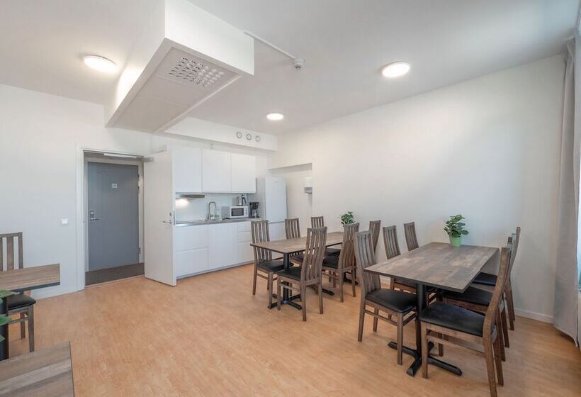 חדר בסיסי, Hamnhotellet