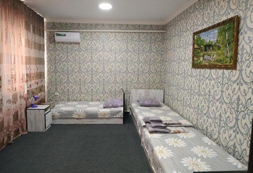 ルームシェアのワンベッド, Family Guest House   Friends J