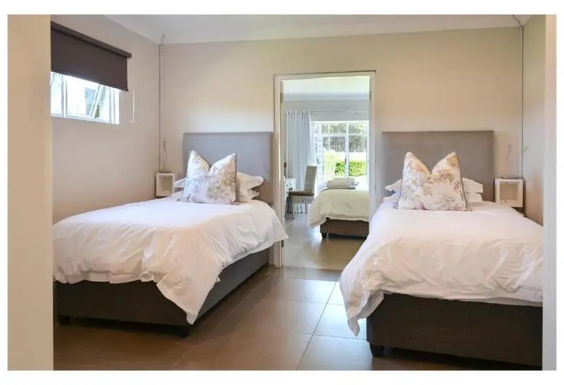 スイート, 66 On Monzali 4 Star Luxury Guesthouse