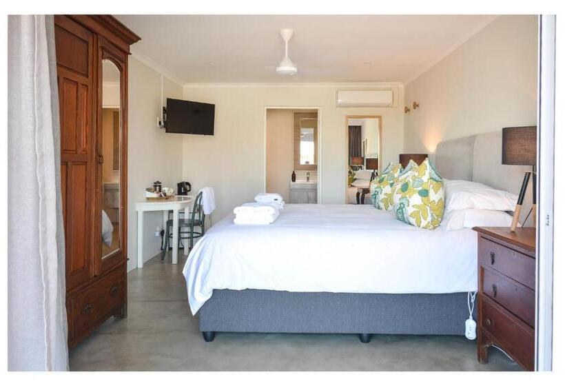 חדר דלוקס, 66 On Monzali 4 Star Luxury Guesthouse