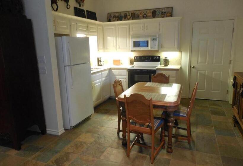 带大床的复式套间, Dogwood Springs Lodgings