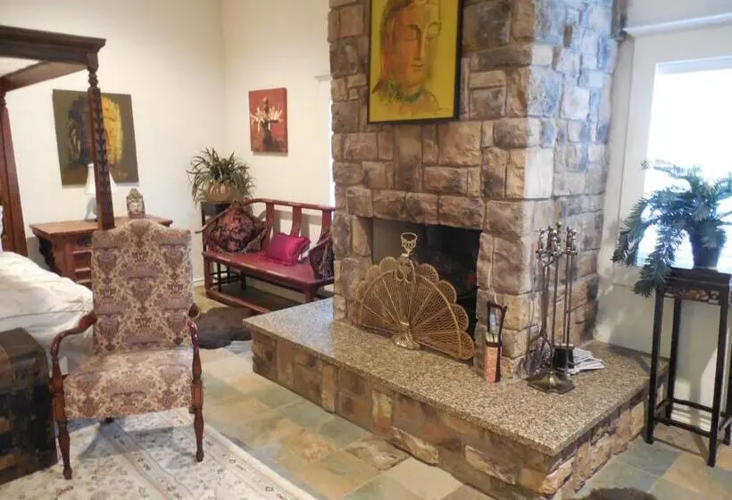 デラックススイート, Dogwood Springs Lodgings