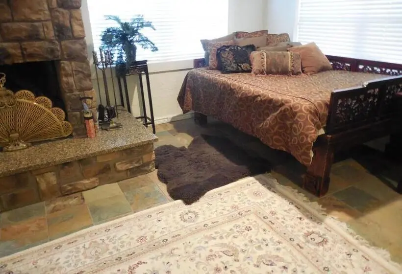 デラックススイート, Dogwood Springs Lodgings