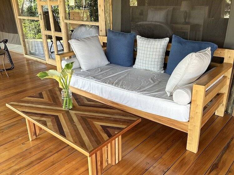 چادر با خدمات رفاهی استاندارد, Olesamara Collection