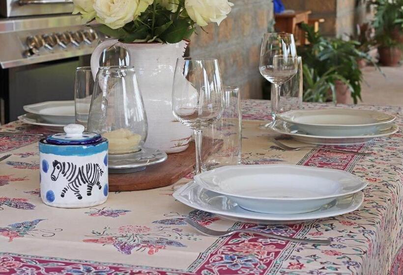 اتاق اکونومی, Olesamara Collection