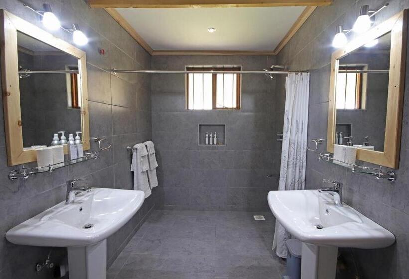 اتاق استاندارد با چشم‌انداز باغ, Olesamara Collection