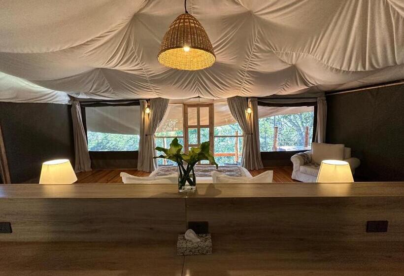 چادر با خدمات رفاهی استاندارد, Olesamara Collection