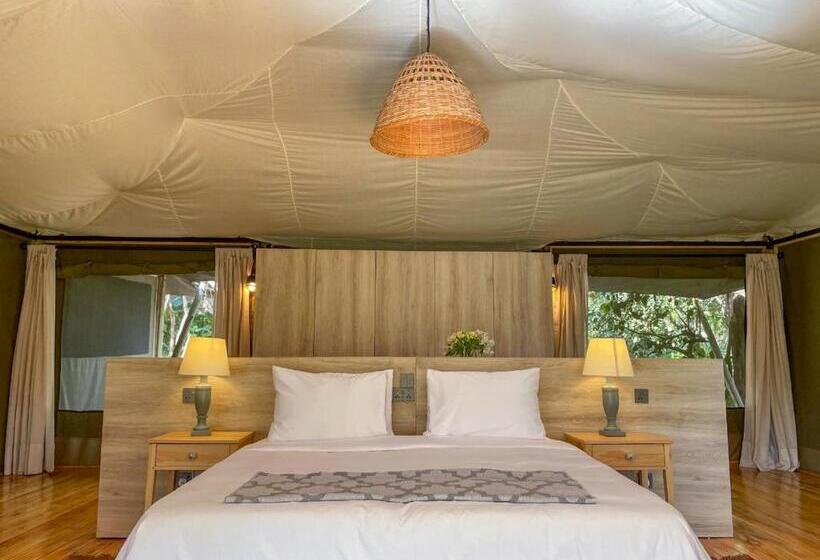 چادر با خدمات رفاهی استاندارد, Olesamara Collection