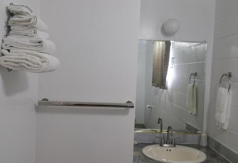 标准间, Thunder Bird Motel