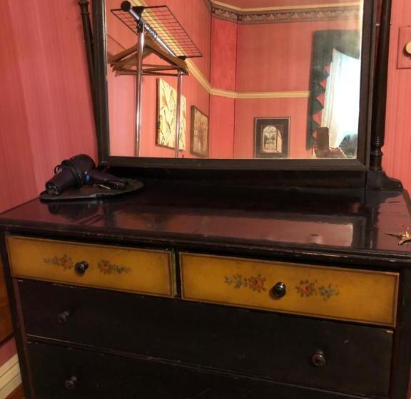 اتاق لوکس, Antique Mansion B & B