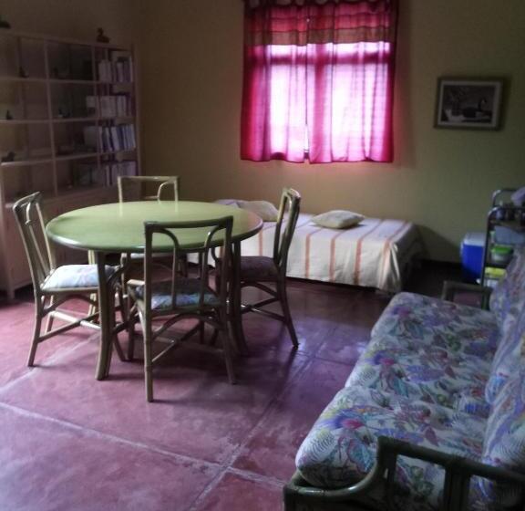 اتاق خانوادگی, Chambre Indépendante