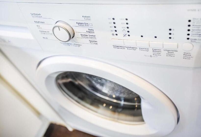 １ベッドルームハウス, Huize Mamoesh