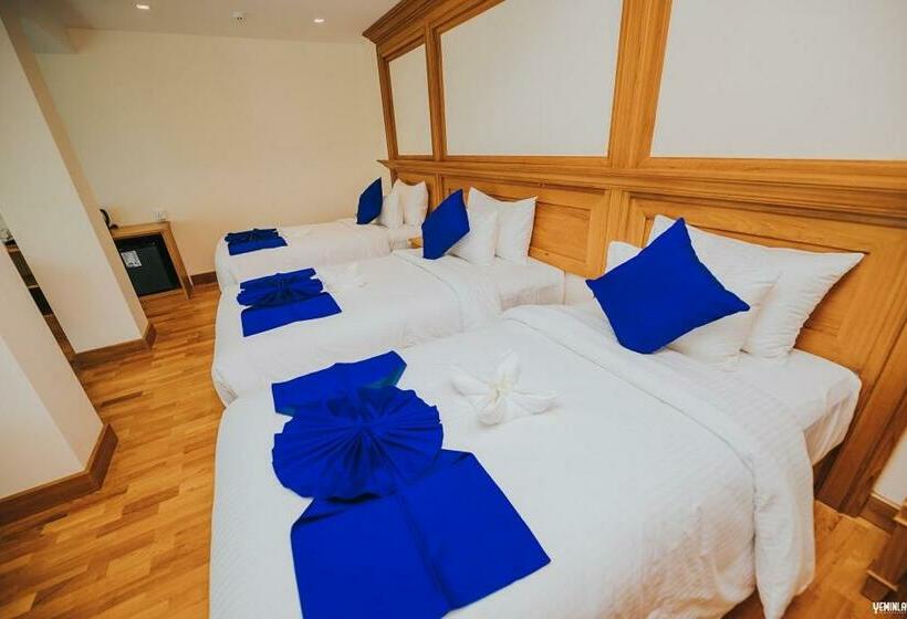 اتاق اجرایی سه نفره, Chaung Thar Lodge