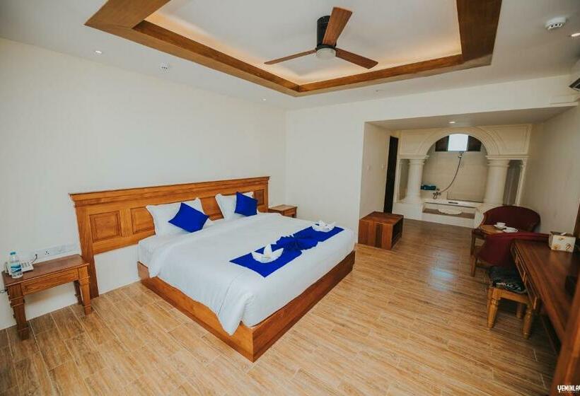 اتاق لوکس با تخت بزرگ, Chaung Thar Lodge