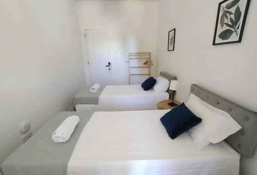 اتاق استاندارد با سرویس بهداشتی مشترک, The Boulevard Nook