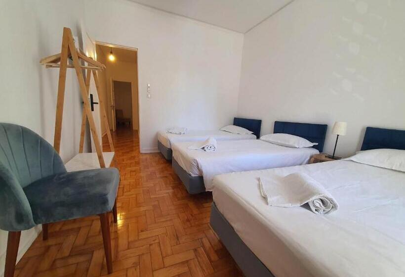 اتاق استاندارد سه تخته با سرویس بهداشتی مشترک, The Boulevard Nook