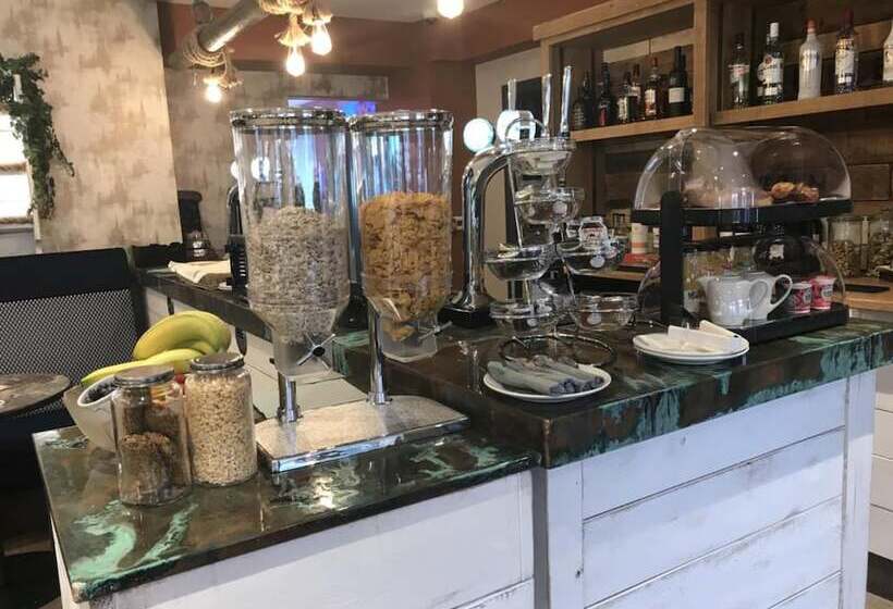 اتاق لوکس, The Estuary   A Bar With Rooms