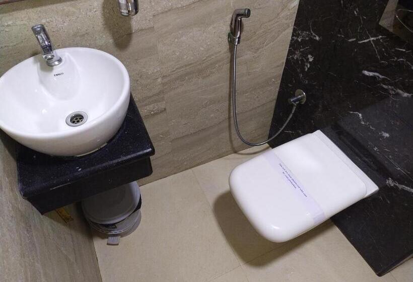 غرفة قياسية, White Boutique