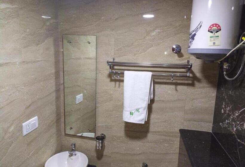 غرفة قياسية, White Boutique