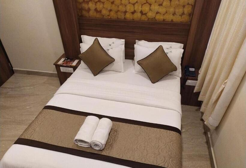 غرفة قياسية, White Boutique