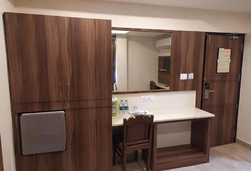 اتاق لوکس, White Boutique