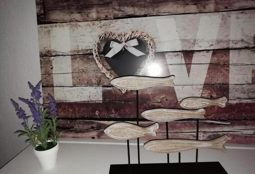 חדר דלוקס, El Karmelet