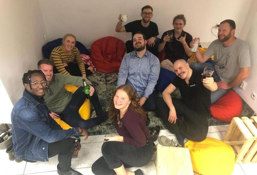 تختخواب در اتاق مشترک, Bedsy