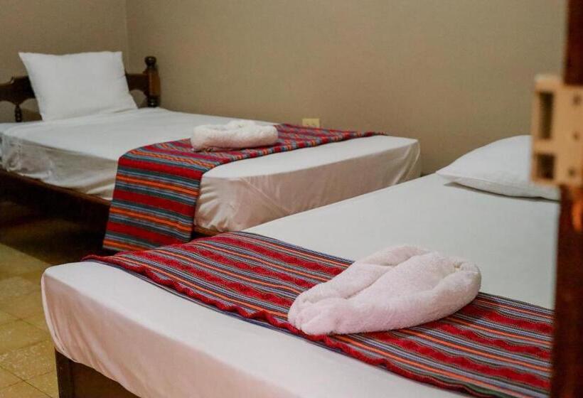 اتاق اکونومی, Rosalila