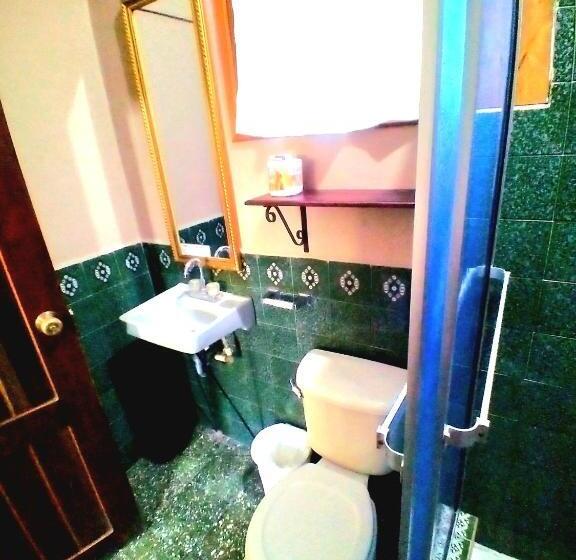 اتاق لوکس با بالکن, Rosalila