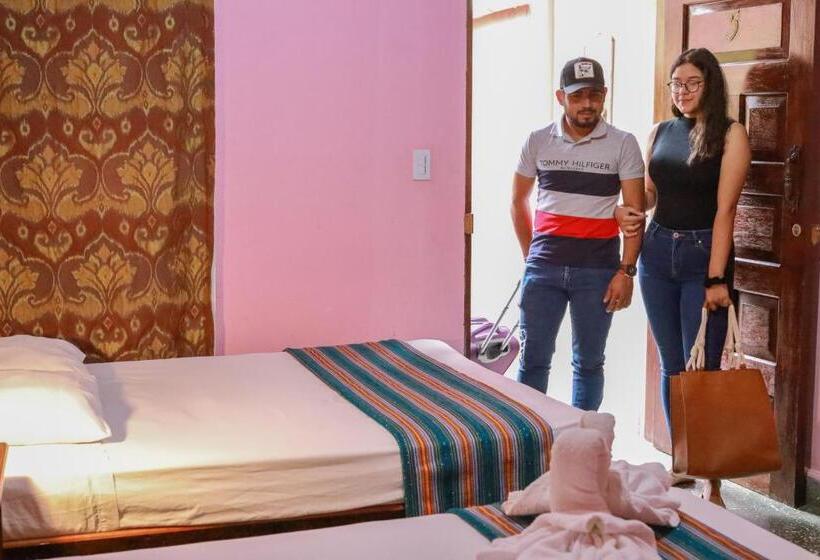 اتاق لوکس با بالکن, Rosalila