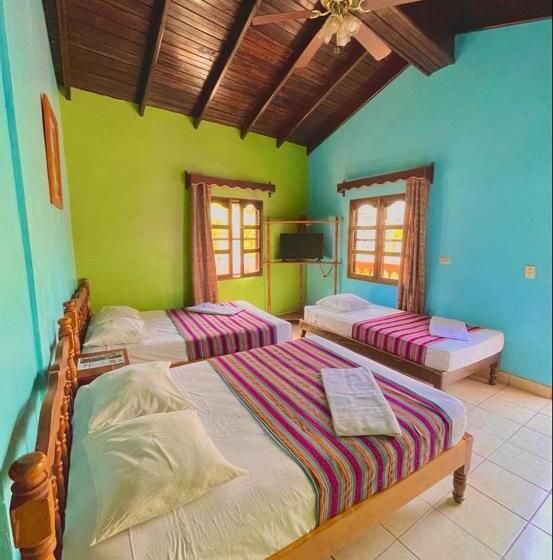 اتاق سوپریور سه تخته, Rosalila