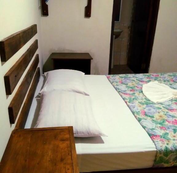 اتاق اکونومی یک تخته, Rosalila