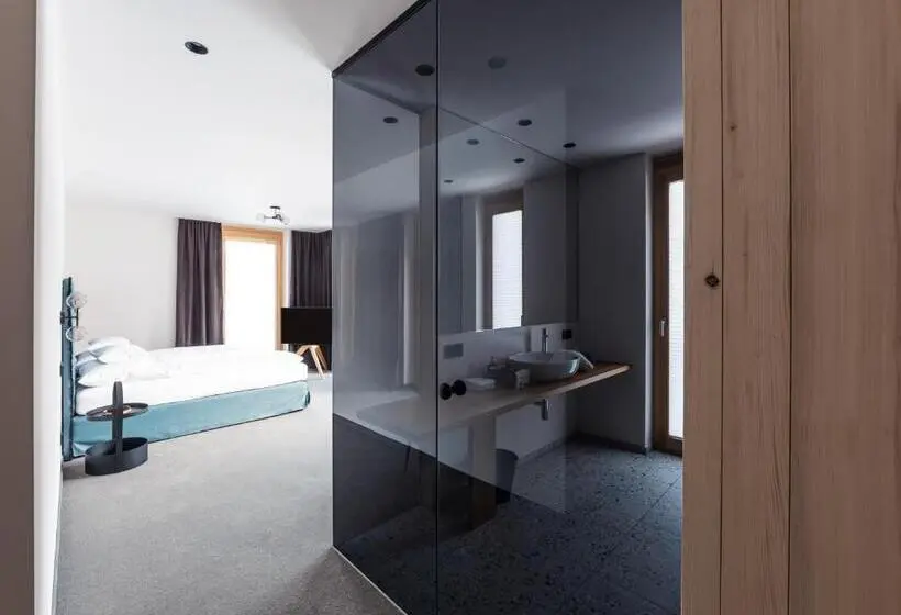 اتاق استاندارد با چشمانداز کوهستان, Burgi S Adults Only