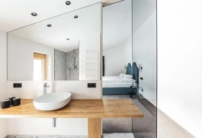 اتاق استاندارد با چشمانداز کوهستان, Burgi S Adults Only