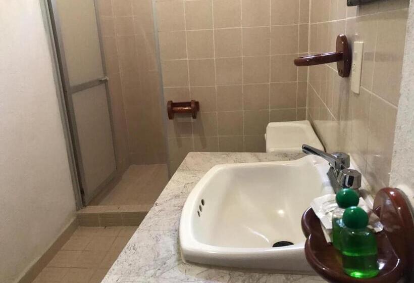 חדר סטנדרט שתי מיטות זוגיות, Yaxche